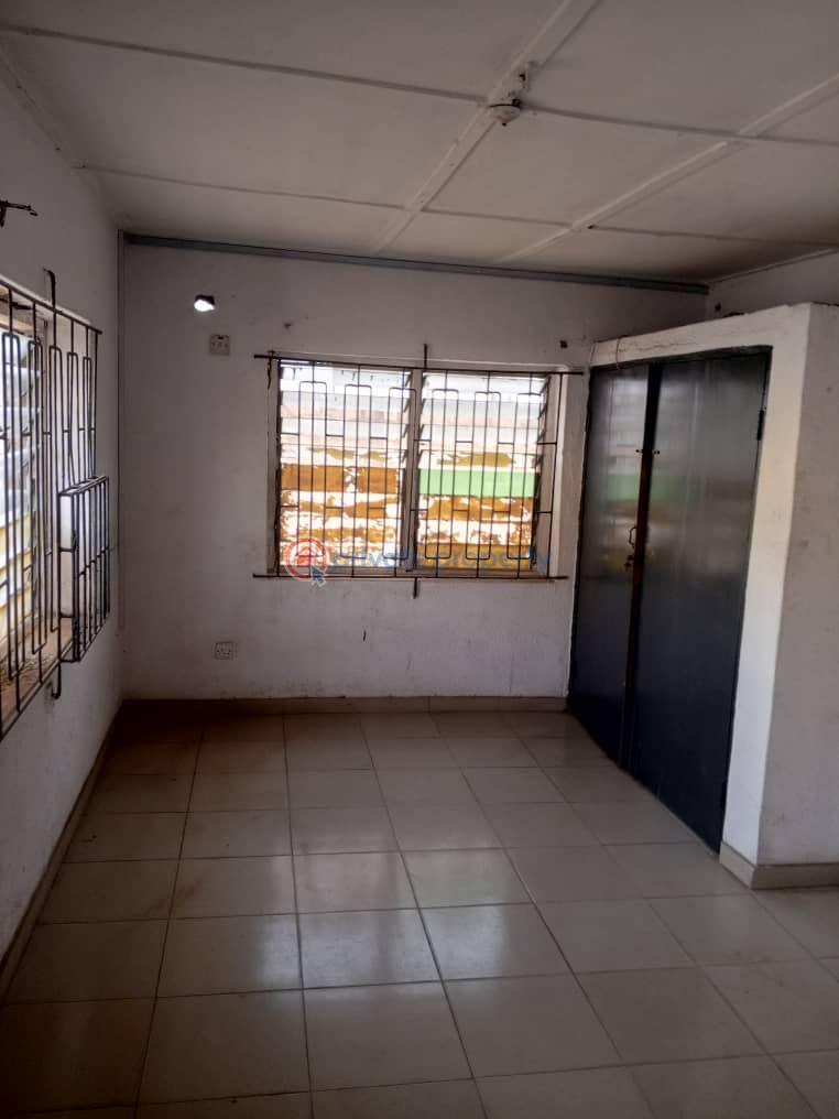 3 bedroom Office For Rent Yaya Abatan Ogba Ogba Bus-stop Lagos - 4