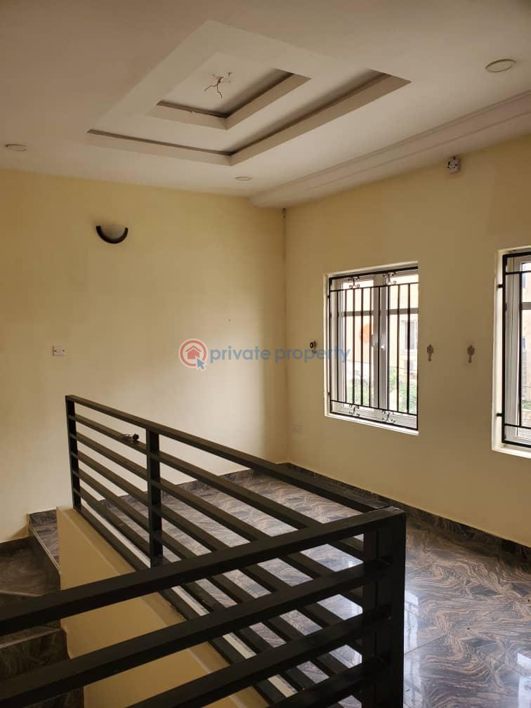 To let a 4 bedroom duplex (self-compound) at obe street new bodija ibadan . - 2 4 bedroom Detached Duplex For Rent New Bodija Estate Bodija Ibadan Oyo - 2