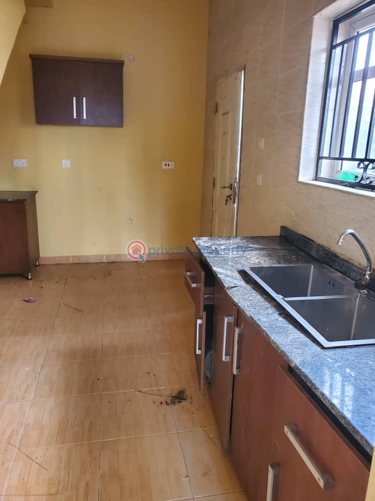 To let a 4 bedroom duplex (self-compound) at obe street new bodija ibadan . - 7 4 bedroom Detached Duplex For Rent New Bodija Estate Bodija Ibadan Oyo - 7
