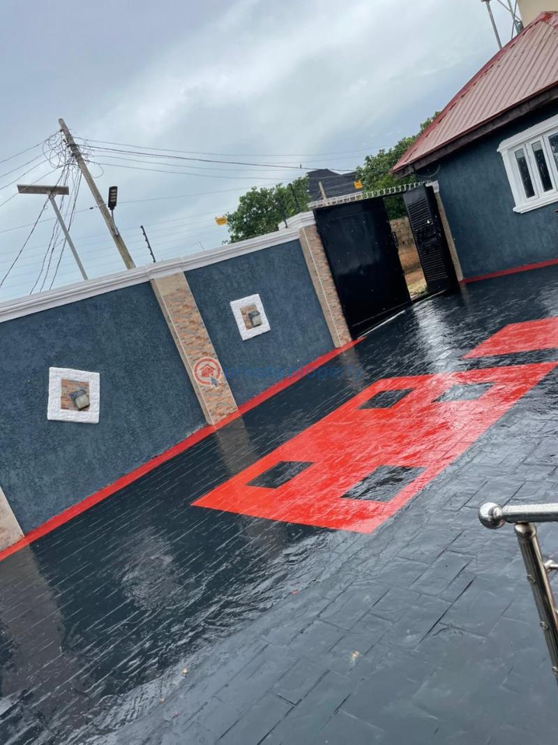 4 bedroom Bungalow For Rent Adeoje Estate Oluyole Extension Akala Express Ibadan Oyo - 0