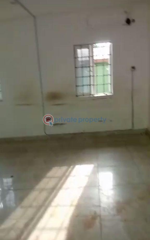 To let big shop facing road at college road ogba - 3 Commercial Property For Rent College Road Ogba Ifako-ogba Lagos - 3