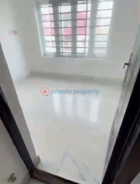2 bedroom Block Of Flats For Rent Surulere Lagos - 3