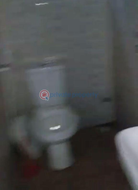 2 bedroom Block Of Flats For Rent Itire-Ikate Surulere Lagos - 4