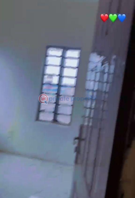 2 bedroom Block Of Flats For Rent Itire-Ikate Surulere Lagos - 6