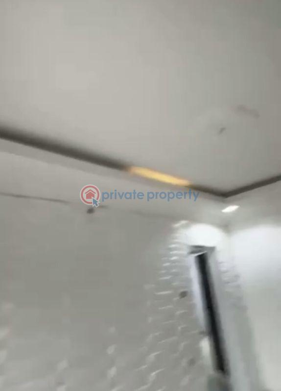 2 bedroom Block Of Flats For Rent Onike Yaba Lagos - 0