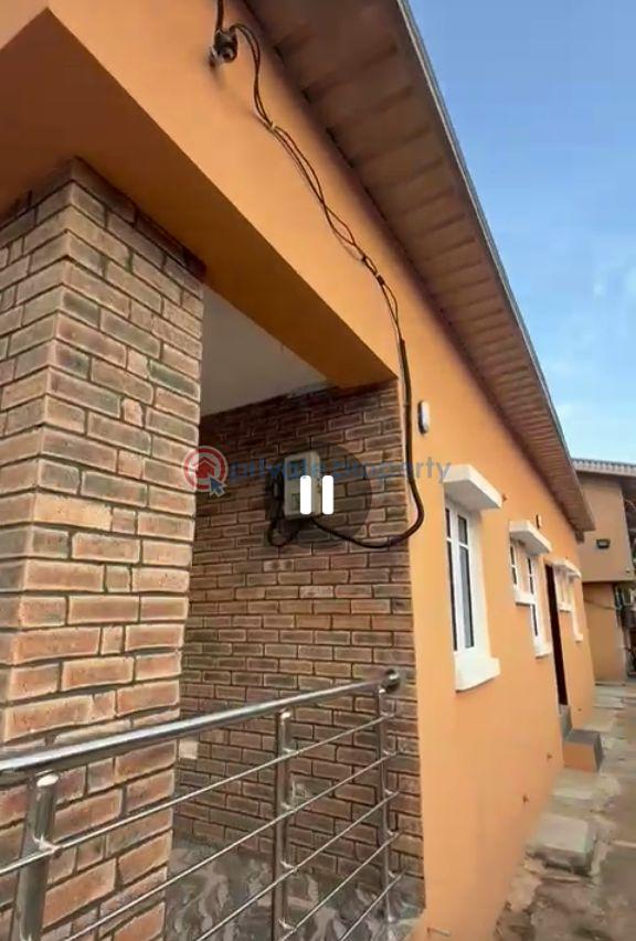 3 bedroom Block Of Flats For Rent Eric Moore Surulere Lagos - 1