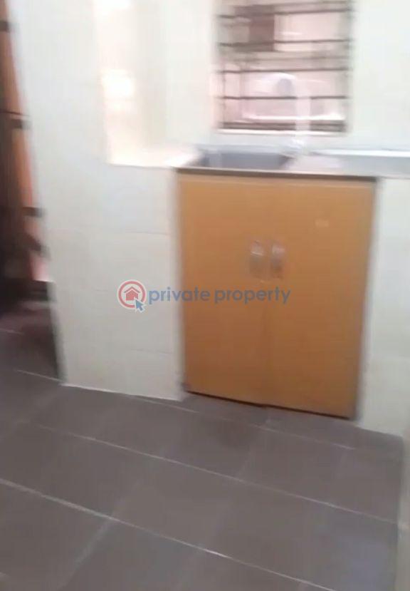 3 bedroom Block Of Flats For Rent Itire-Ikate Surulere Lagos - 7
