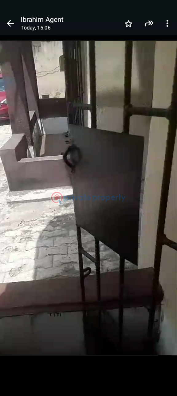 3 bedroom Block Of Flats For Rent Itire-Ikate Surulere Lagos - 9