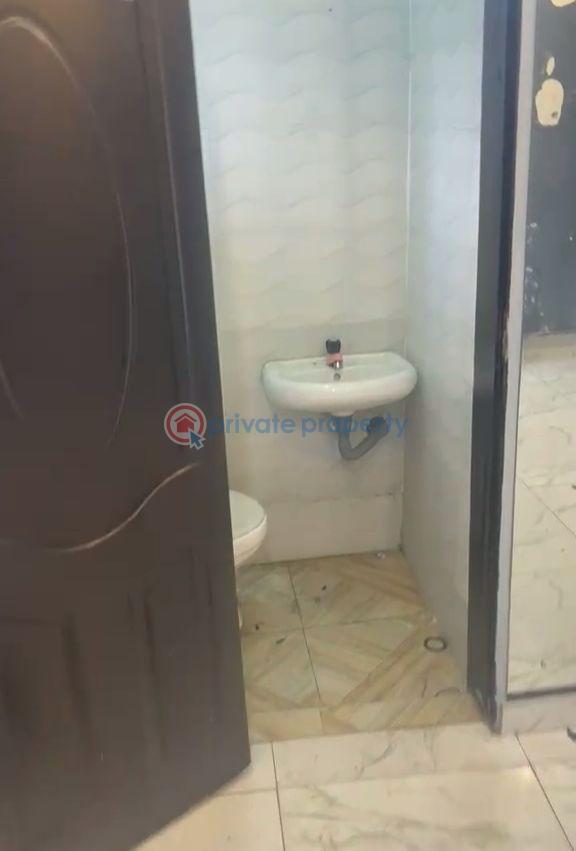 1 bedroom Mini Flat For Rent Ijesha Surulere Lagos - 5
