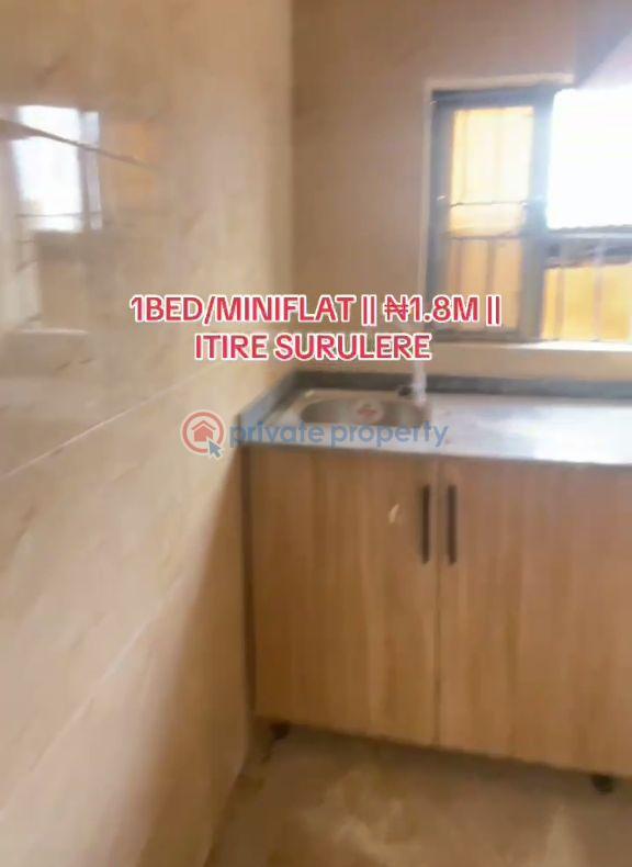 1 bedroom Mini Flat For Rent Itire-Ikate Surulere Lagos - 3