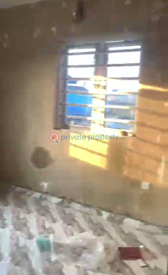 2 bedroom Block Of Flats For Rent Ijesha Surulere Lagos - 4