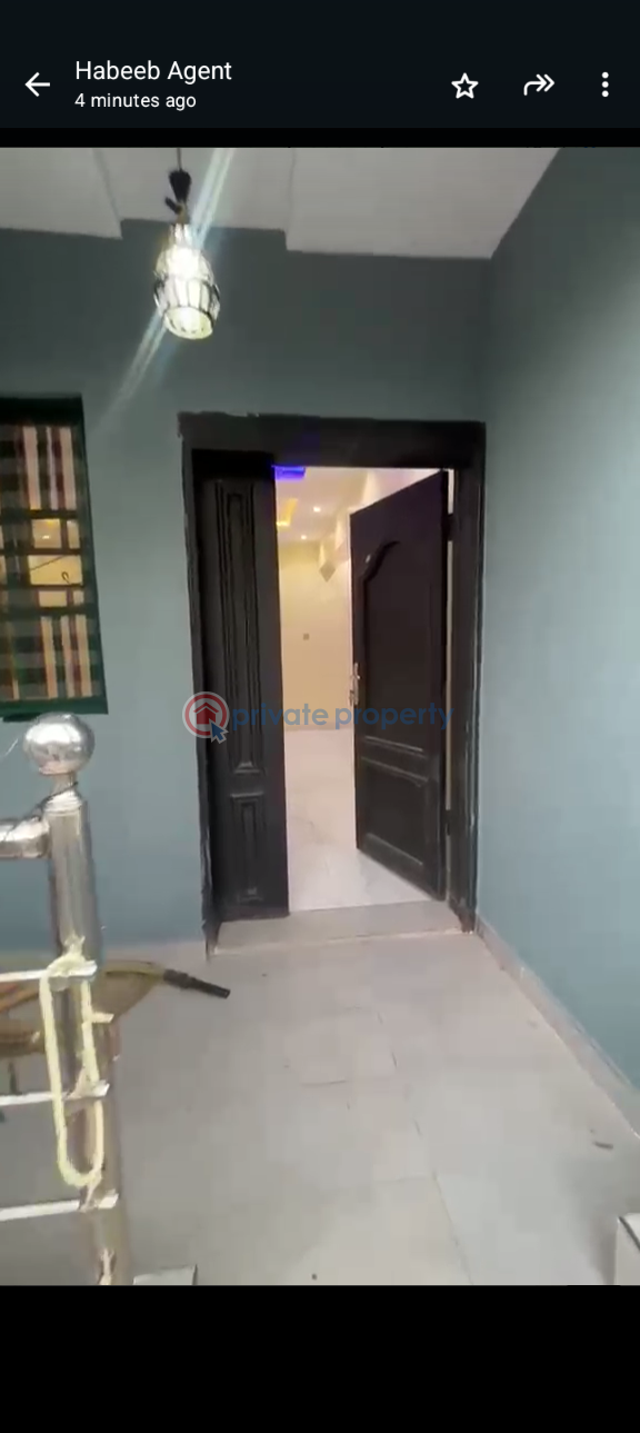 2 bedroom Block Of Flats For Rent Ijesha Surulere Lagos - 10
