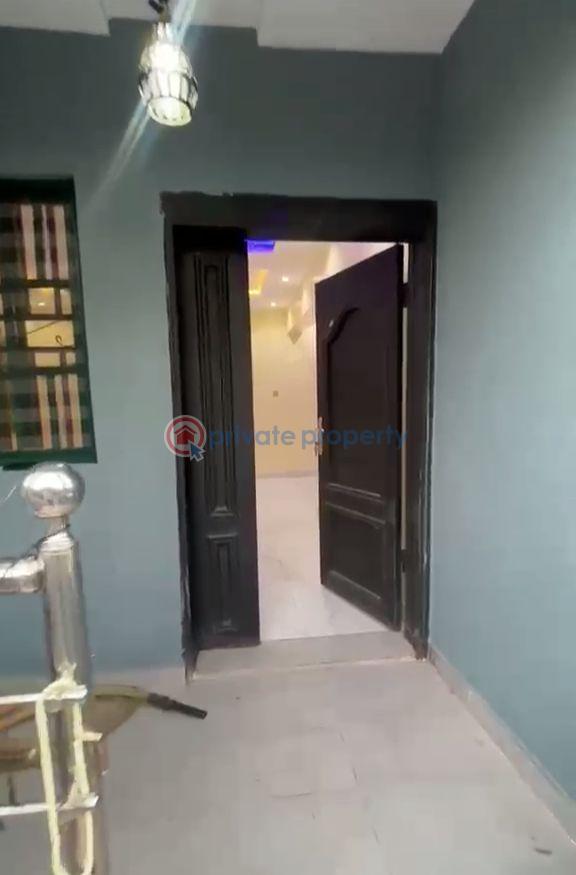 2 bedroom Block Of Flats For Rent Ijesha Surulere Lagos - 9