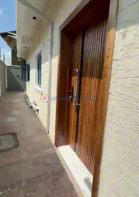 2 bedroom Block Of Flats For Rent Ijesha Surulere Lagos - 3