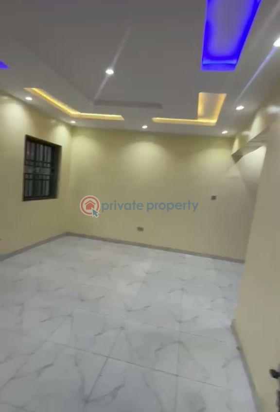 2 bedroom Block Of Flats For Rent Ijesha Surulere Lagos - 6