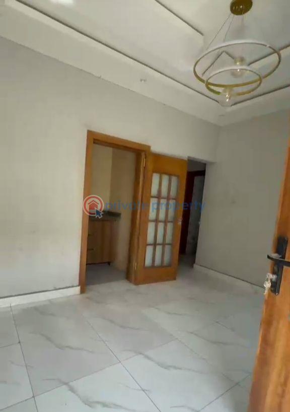 2 bedroom Block Of Flats For Rent Ijesha Surulere Lagos - 0