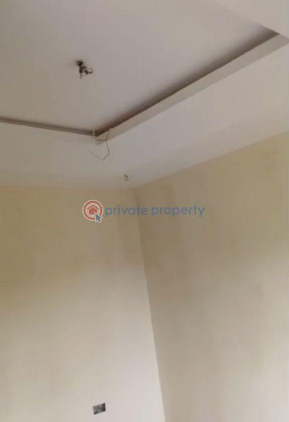 2 bedroom Block Of Flats For Rent Ijesha Surulere Lagos - 1