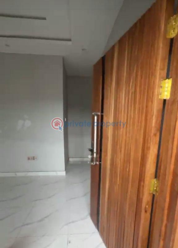 2 bedroom Block Of Flats For Rent Ijesha Surulere Lagos - 9