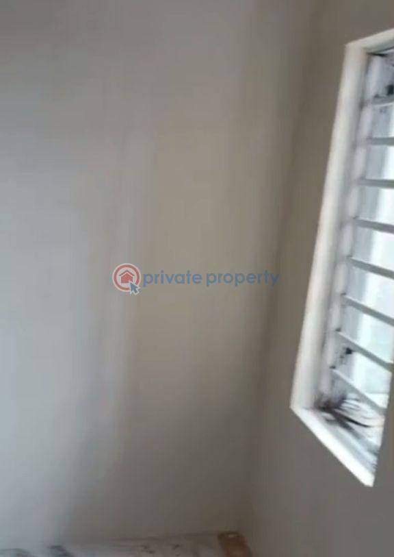 2 bedroom Block Of Flats For Rent Ijesha Surulere Lagos - 3