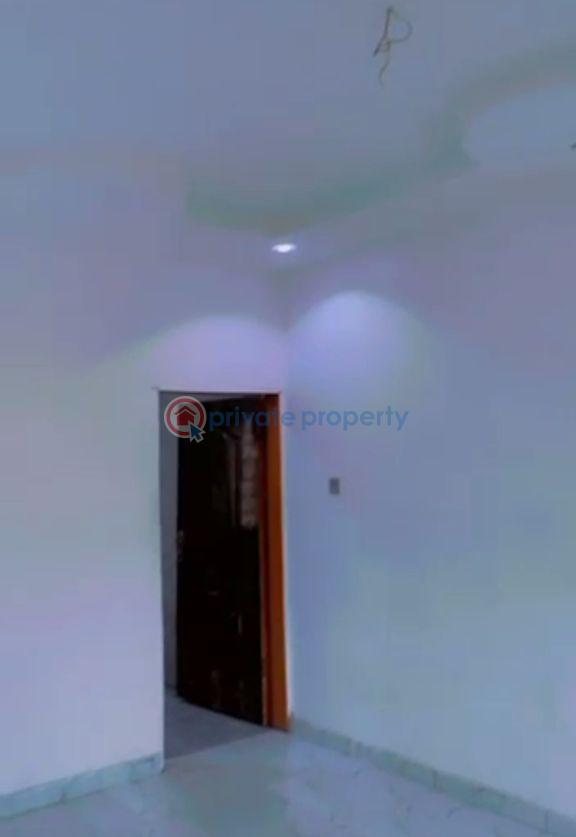 2 bedroom Block Of Flats For Rent Ijesha Surulere Lagos - 0
