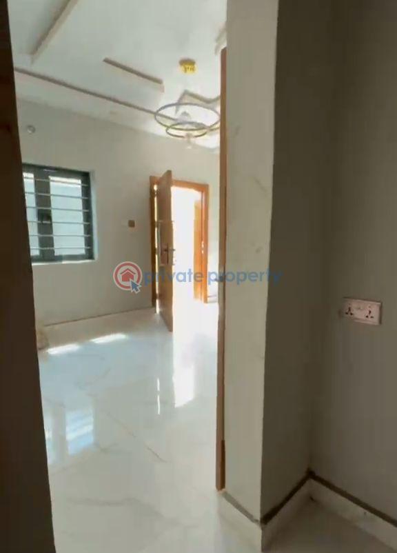 2 bedroom Block Of Flats For Rent Ijesha Surulere Lagos - 5