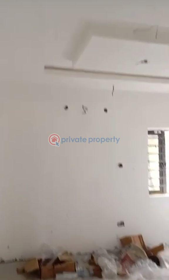 2 bedroom Block Of Flats For Rent Itire-Ikate Surulere Lagos - 1