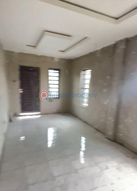 2 bedroom Block Of Flats For Rent Itire-Ikate Surulere Lagos - 3