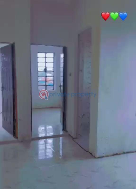 2 bedroom Block Of Flats For Rent Itire-Ikate Surulere Lagos - 2