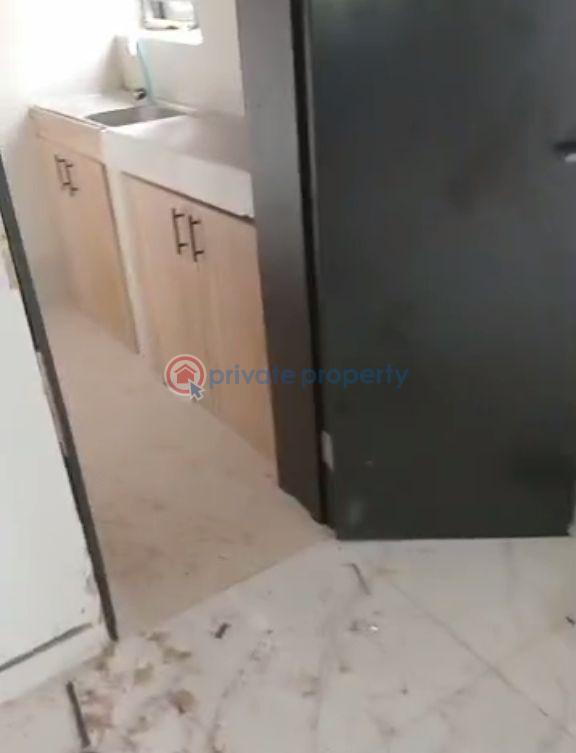 2 bedroom Block Of Flats For Rent Lawanson Surulere Lagos - 5
