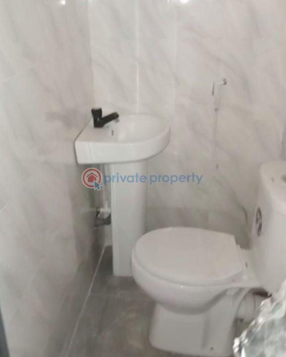 2 bedroom Block Of Flats For Rent Lawanson Surulere Lagos - 8