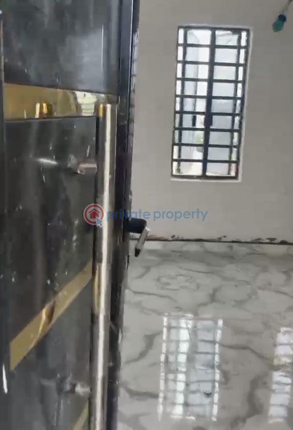 1 bedroom Mini Flat For Rent Ijesha Surulere Lagos - 7