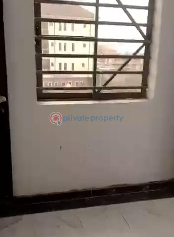1 bedroom Mini Flat For Rent Ijesha Surulere Lagos - 7