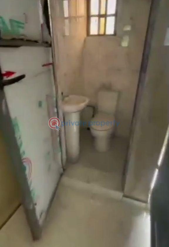 1 bedroom Mini Flat For Rent Lawanson Surulere Lagos - 8