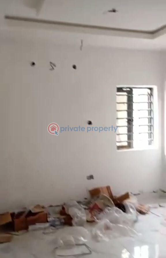 1 bedroom Mini Flat For Rent Itire-Ikate Surulere Lagos - 3