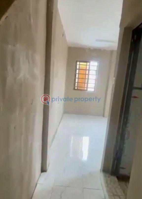 1 bedroom Mini Flat For Rent Lawanson Surulere Lagos - 5