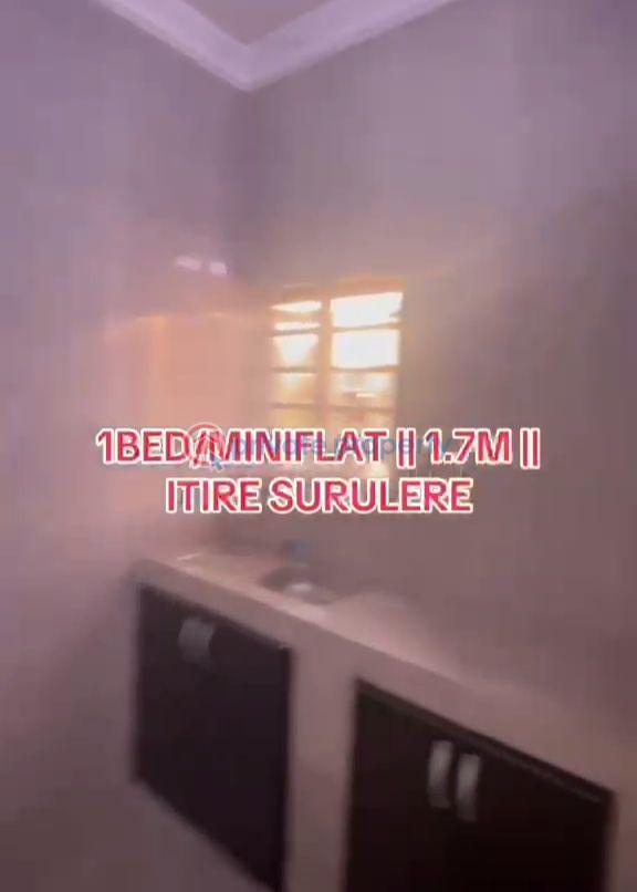 1 bedroom Self Contain For Rent Itire-Ikate Surulere Lagos - 1