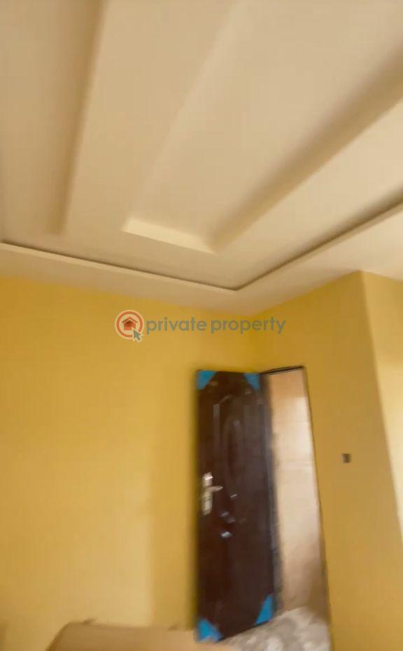 1 bedroom Mini Flat For Rent Itire-Ikate Surulere Lagos - 1