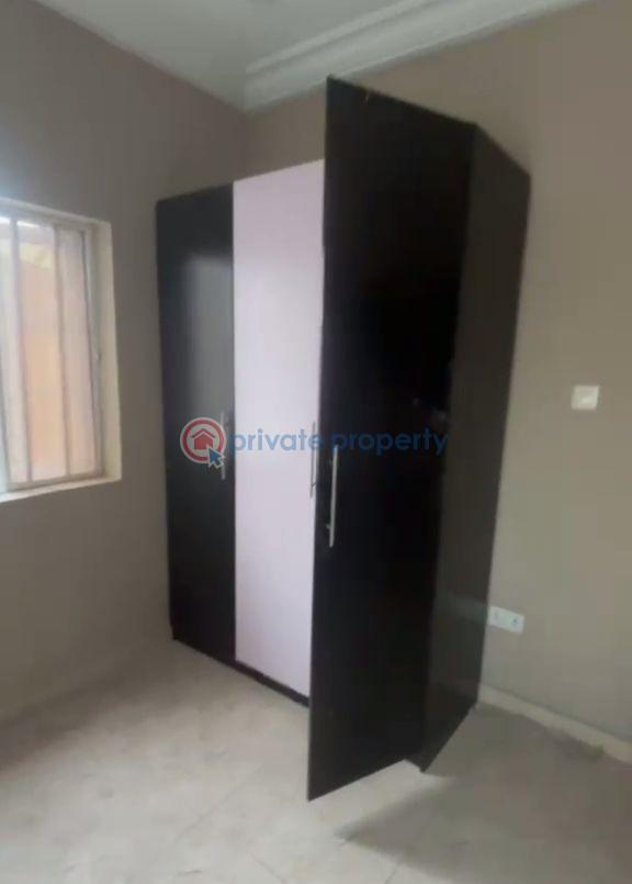 1 bedroom Mini Flat For Rent Itire-Ikate Surulere Lagos - 11
