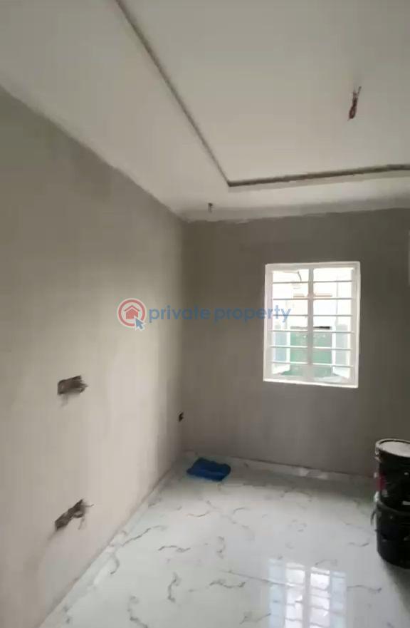 1 bedroom Mini Flat For Rent Itire-Ikate Surulere Lagos - 1