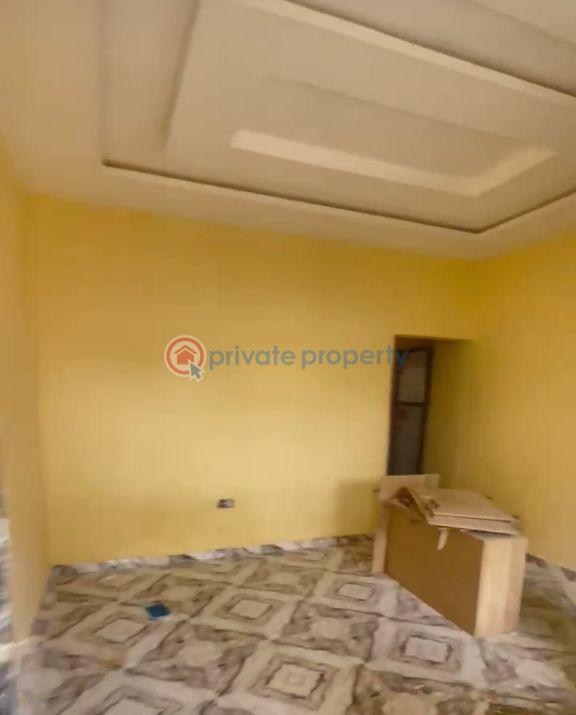 1 bedroom Mini Flat For Rent Itire-Ikate Surulere Lagos - 2