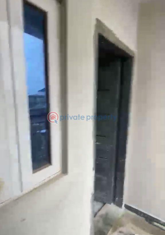 1 bedroom Mini Flat For Rent Itire-Ikate Surulere Lagos - 5