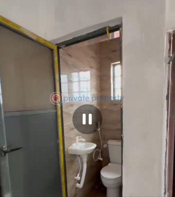1 bedroom Mini Flat For Rent Lawanson Surulere Lagos - 8