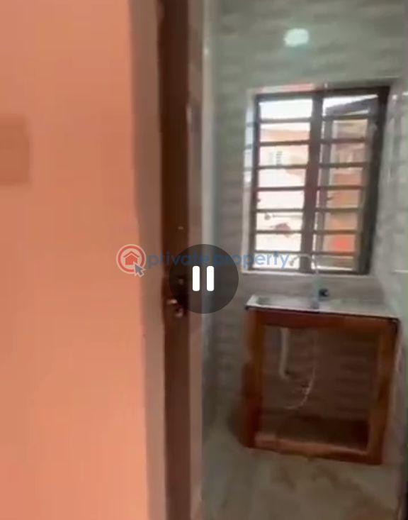 1 bedroom Mini Flat For Rent Lawanson Surulere Lagos - 5