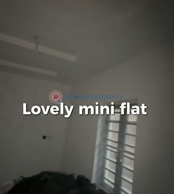 1 bedroom Mini Flat For Rent Lawanson Surulere Lagos - 3