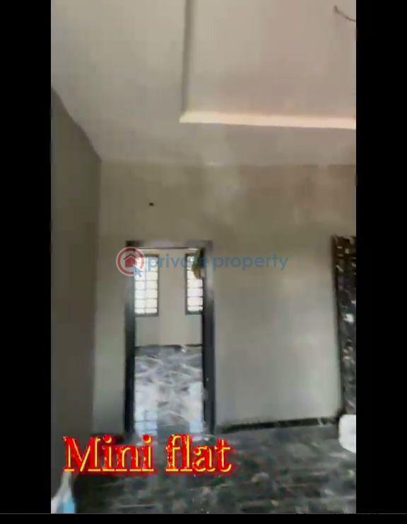1 bedroom Mini Flat For Rent Lawanson Surulere Lagos - 5