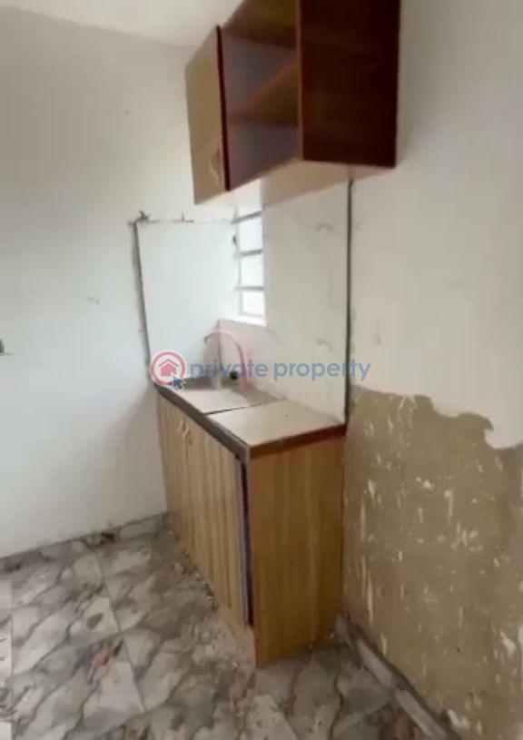 1 bedroom Mini Flat For Rent Shomolu Lagos - 5