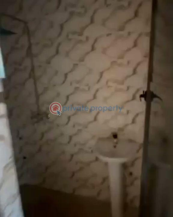 Self Contain For Rent Itire-Ikate Surulere Lagos - 7