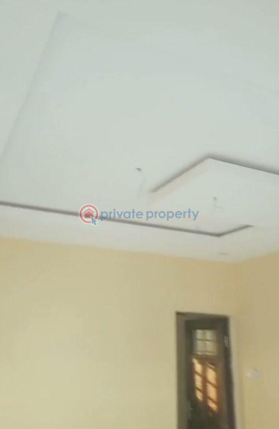 Self Contain For Rent Ijesha Surulere Lagos - 8