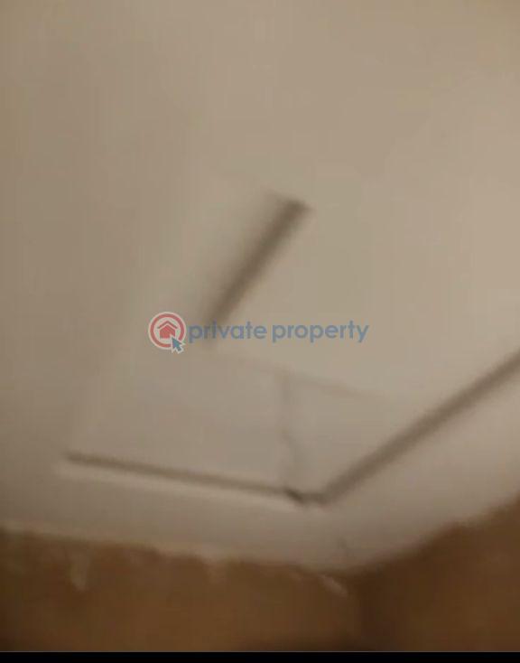 Self Contain For Rent Ijesha Surulere Lagos - 5