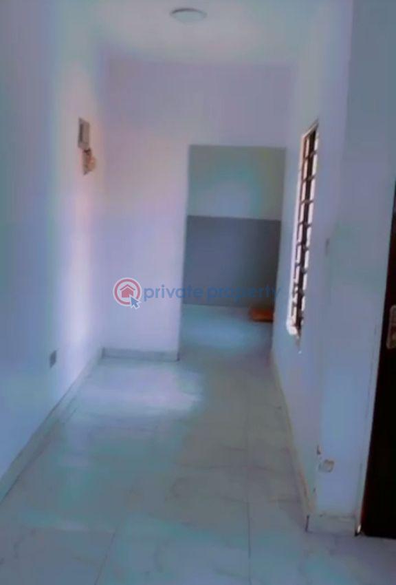 2 bedroom Block Of Flats For Rent Ijesha Surulere Lagos - 5
